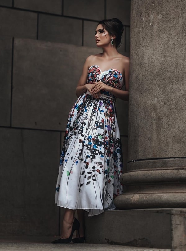 vestido de festa midi com estampa floral