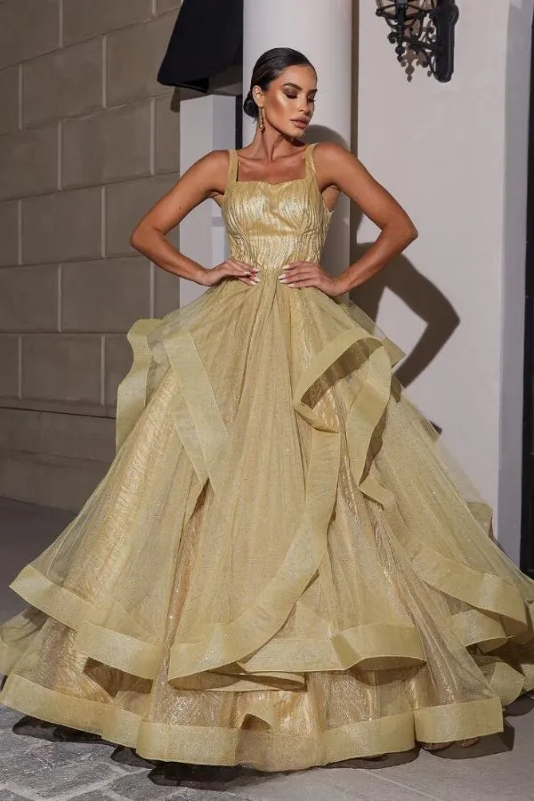 vestido de festa estilo princesa dourado para formatura