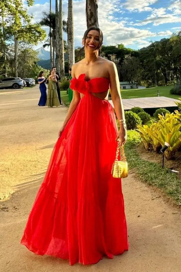 vestido vermelho para convidada durante o dia